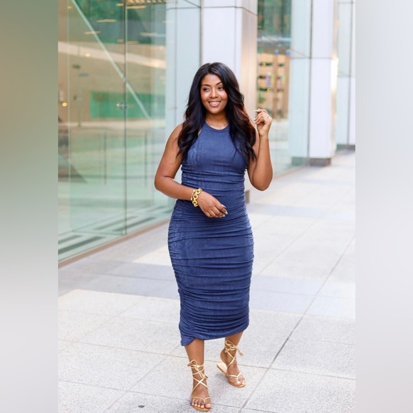 Esmai Ruched Knit Midi Dress M - Picture 5 of 5